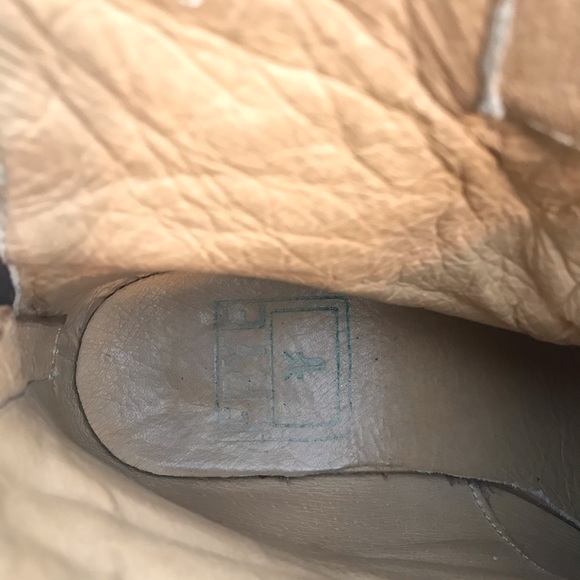 FRYE Women's Brown Pippa Back Zip Short Boot - Picture 7 of 9